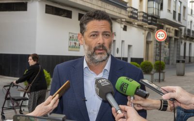El PSOE pone en evidencia a Federico Cabello de Alba recordándole que las medidas que éste propone en materia de comercio ya se están aplicando